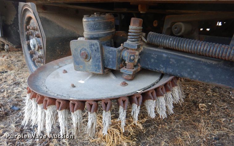 image for item KX9233 Ravo 4000 Compact  street sweeper truck