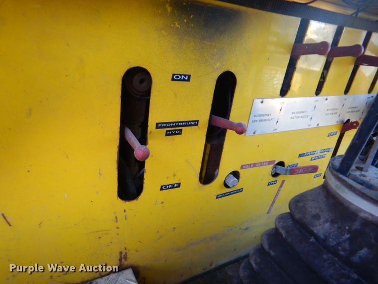 image for item KX9233 Ravo 4000 Compact  street sweeper truck