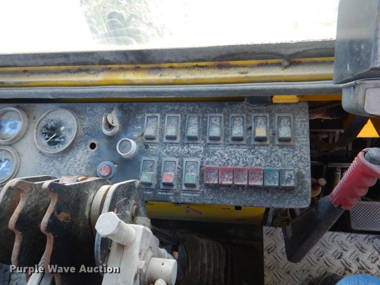 image for item KX9233 Ravo 4000 Compact  street sweeper truck