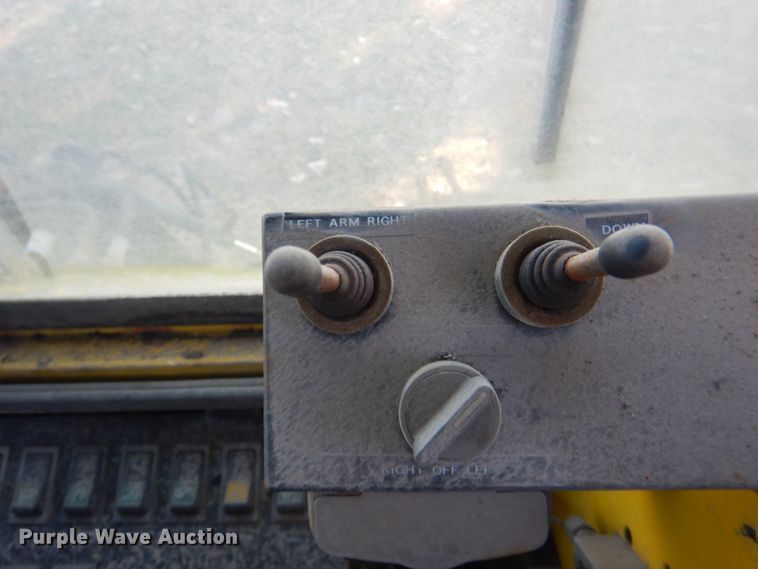 image for item KX9233 Ravo 4000 Compact  street sweeper truck