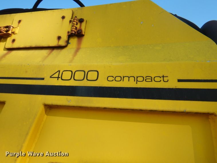 image for item KX9233 Ravo 4000 Compact  street sweeper truck