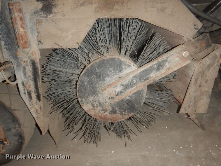 image for item KX9239 Advance Retriever 5800  sweeper