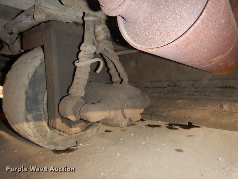 image for item KX9239 Advance Retriever 5800  sweeper