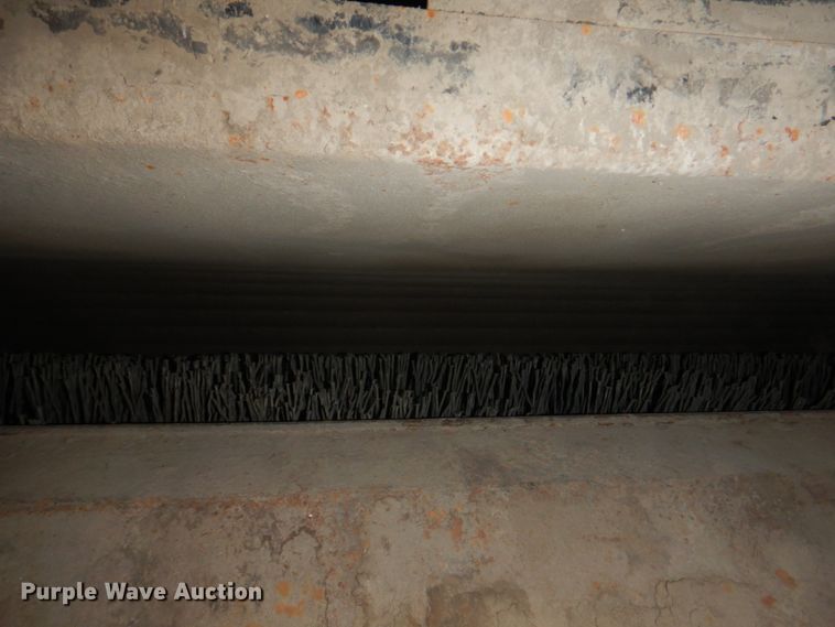 image for item KX9239 Advance Retriever 5800  sweeper