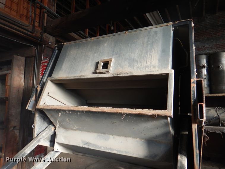 image for item KX9239 Advance Retriever 5800  sweeper