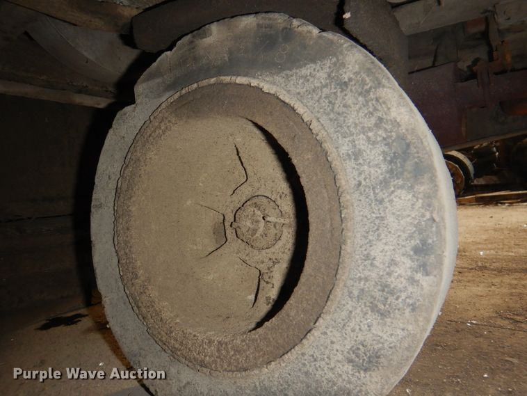 image for item KX9239 Advance Retriever 5800  sweeper