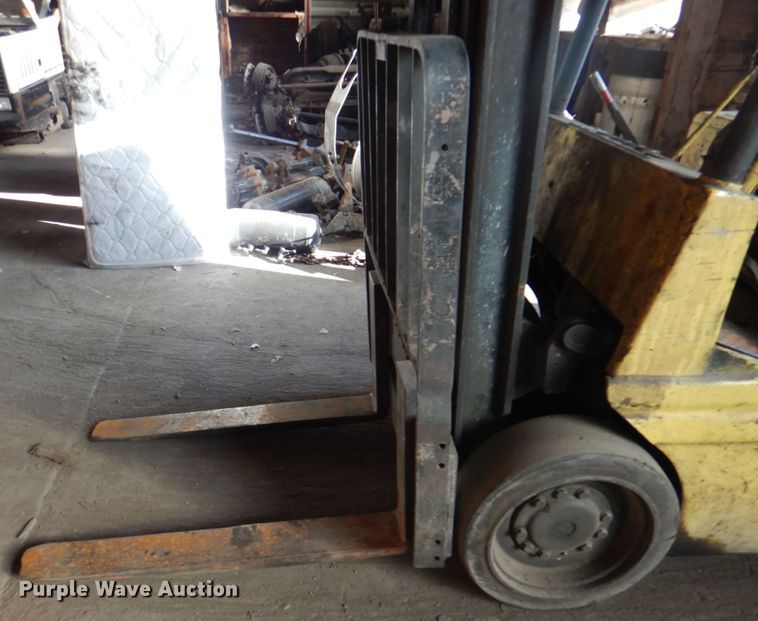 image for item KX9240 Yale  forklift