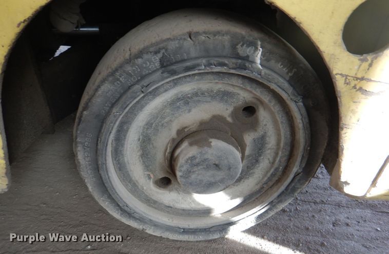 image for item KX9240 Yale  forklift