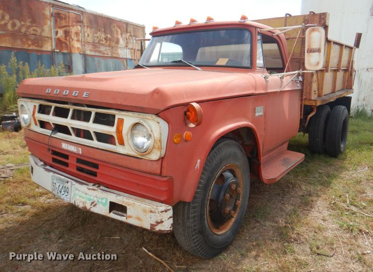 image for item KX9359 1969 Dodge D600  dump truck