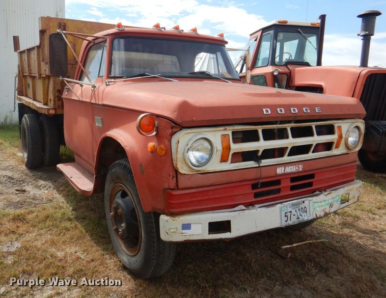 image for item KX9359 1969 Dodge D600  dump truck