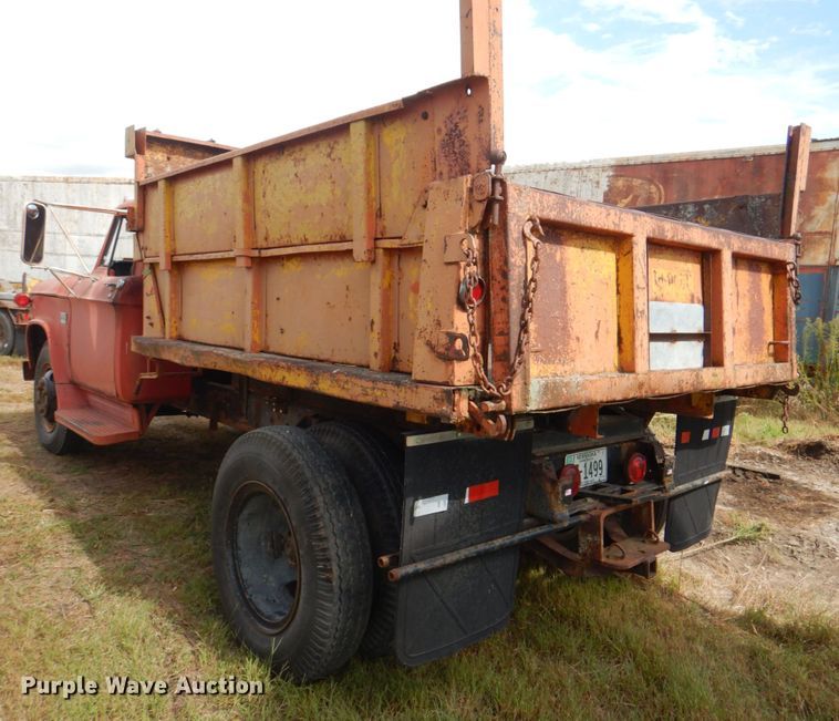 image for item KX9359 1969 Dodge D600  dump truck