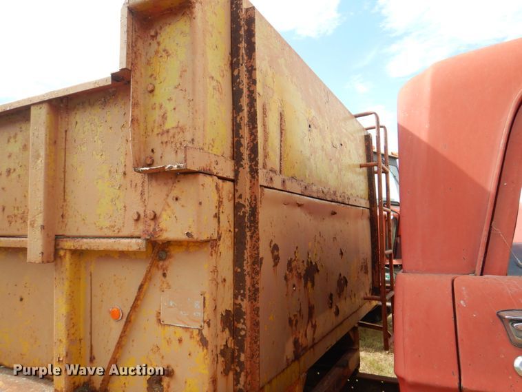 image for item KX9359 1969 Dodge D600  dump truck