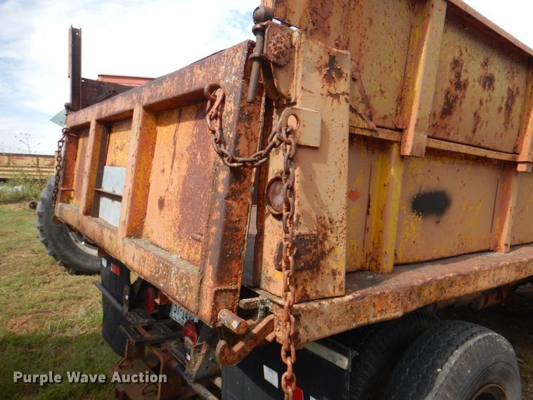 image for item KX9359 1969 Dodge D600  dump truck