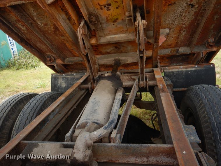 image for item KX9359 1969 Dodge D600  dump truck