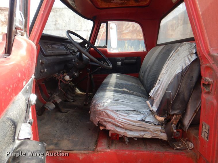 image for item KX9359 1969 Dodge D600  dump truck