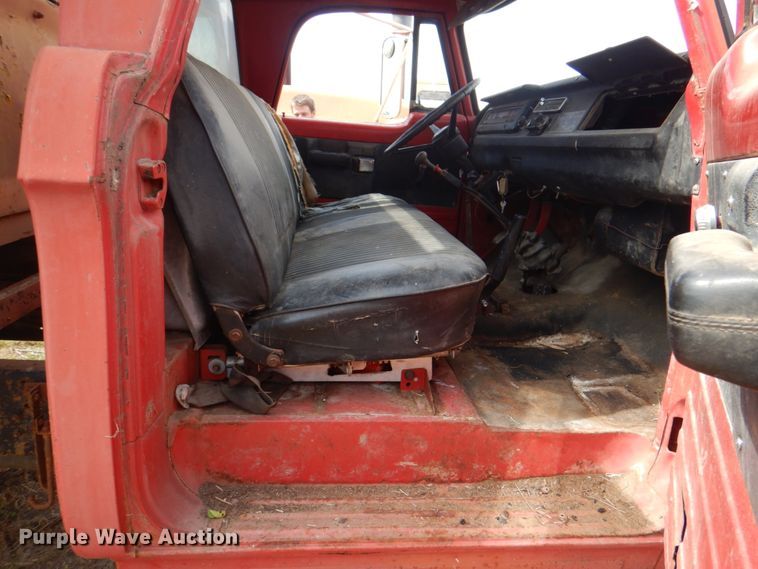 image for item KX9359 1969 Dodge D600  dump truck