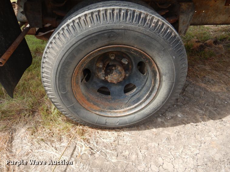 image for item KX9359 1969 Dodge D600  dump truck