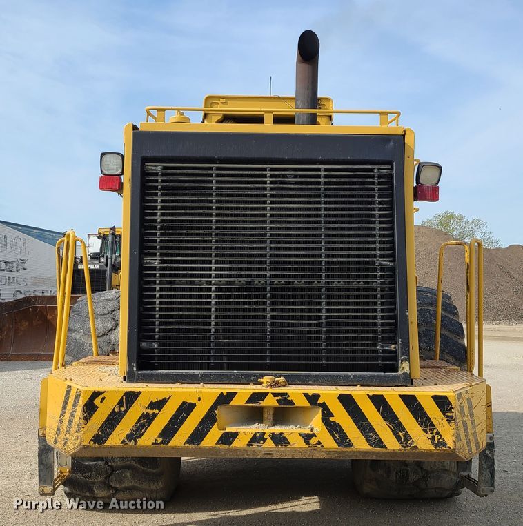 image for item L1255 1994 Caterpillar 988F  wheel loader