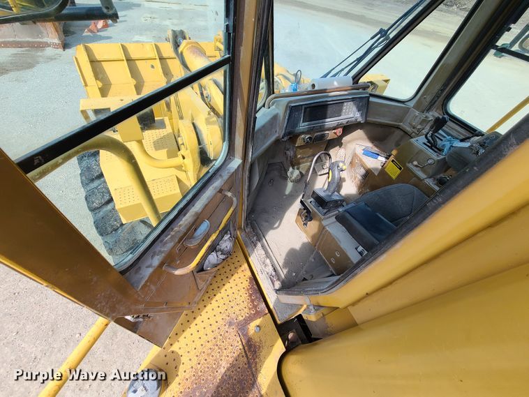 image for item L1255 1994 Caterpillar 988F  wheel loader