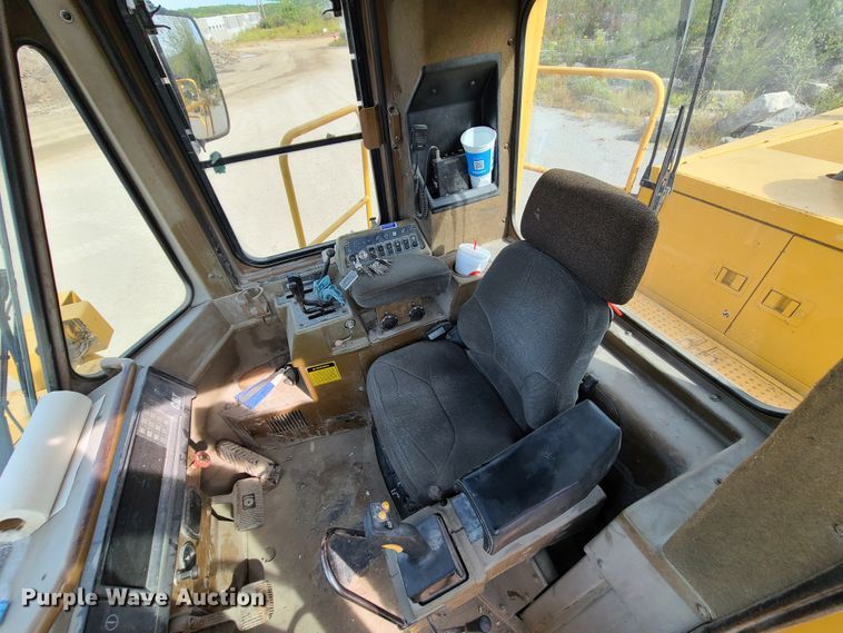 image for item L1255 1994 Caterpillar 988F  wheel loader