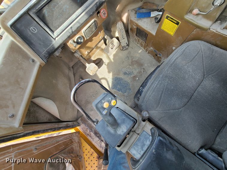 image for item L1255 1994 Caterpillar 988F  wheel loader