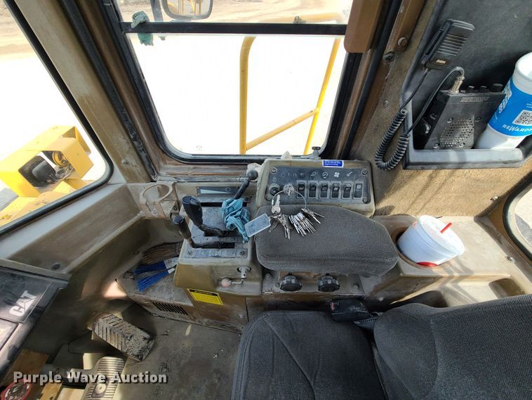 image for item L1255 1994 Caterpillar 988F  wheel loader