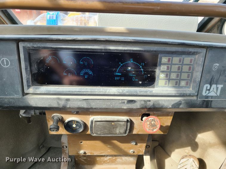 image for item L1255 1994 Caterpillar 988F  wheel loader