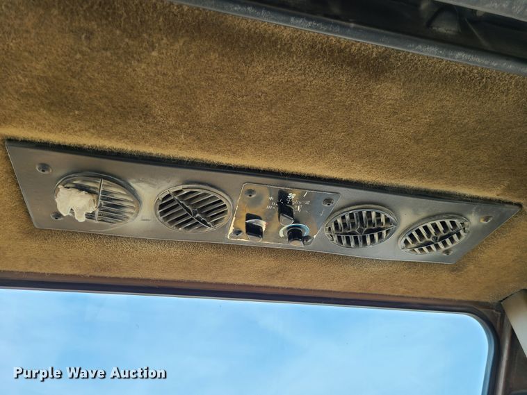 image for item L1255 1994 Caterpillar 988F  wheel loader