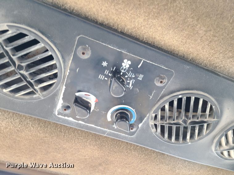 image for item L1255 1994 Caterpillar 988F  wheel loader