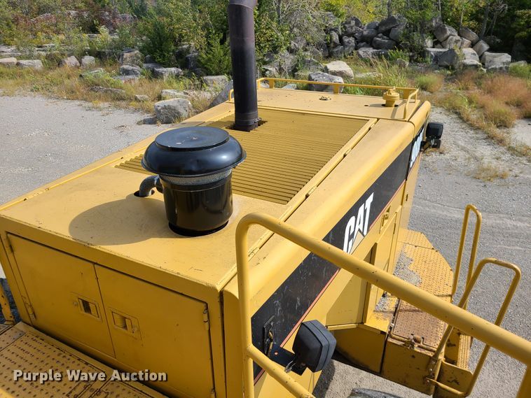 image for item L1255 1994 Caterpillar 988F  wheel loader
