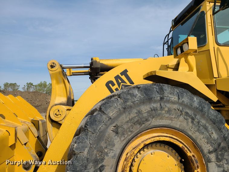 image for item L1255 1994 Caterpillar 988F  wheel loader