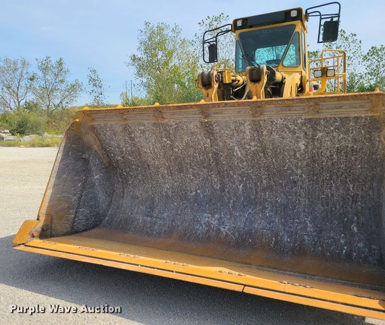 image for item L1255 1994 Caterpillar 988F  wheel loader