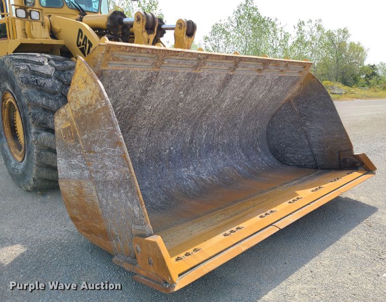 image for item L1255 1994 Caterpillar 988F  wheel loader