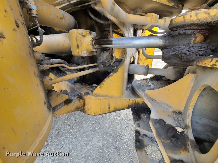 image for item L1255 1994 Caterpillar 988F  wheel loader