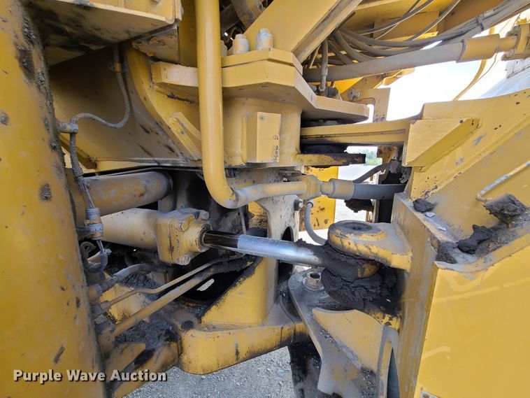 image for item L1255 1994 Caterpillar 988F  wheel loader
