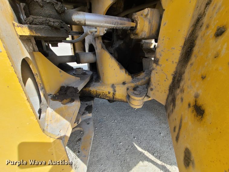 image for item L1255 1994 Caterpillar 988F  wheel loader