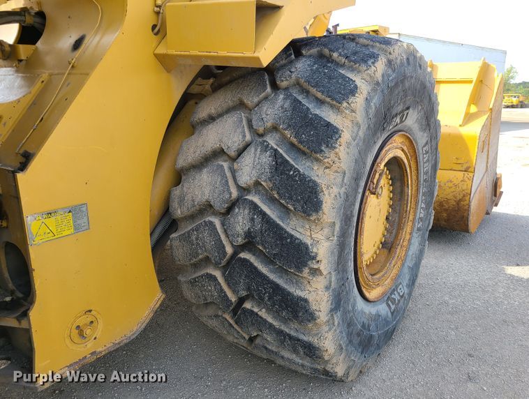 image for item L1255 1994 Caterpillar 988F  wheel loader