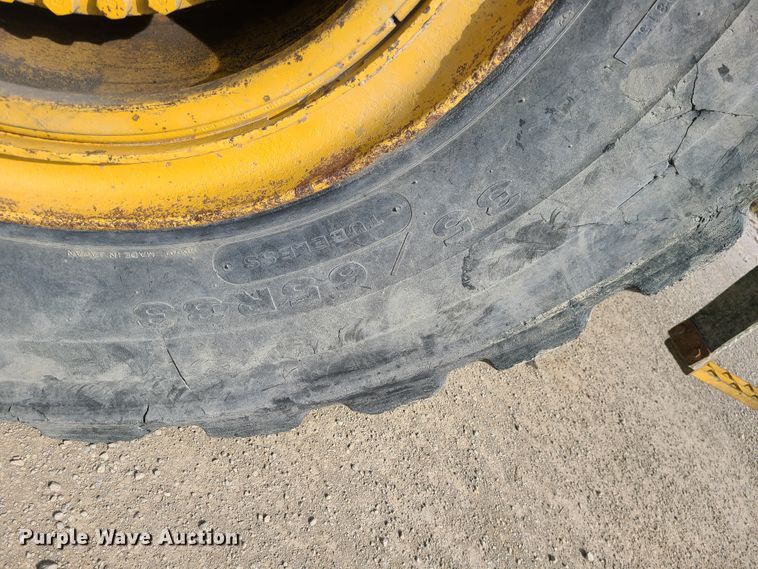 image for item L1255 1994 Caterpillar 988F  wheel loader