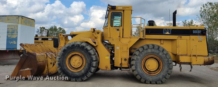 image for item L1256 1993 Caterpillar 988F  wheel loader
