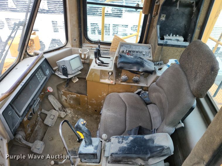 image for item L1256 1993 Caterpillar 988F  wheel loader