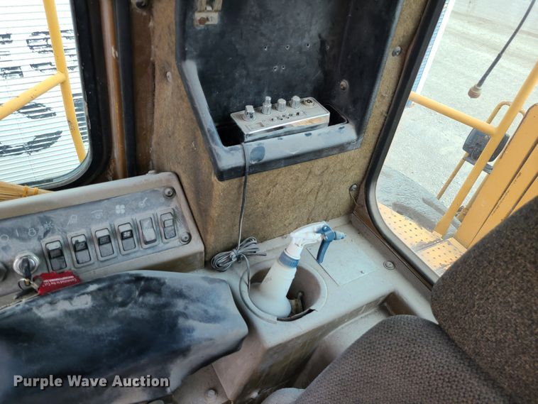 image for item L1256 1993 Caterpillar 988F  wheel loader