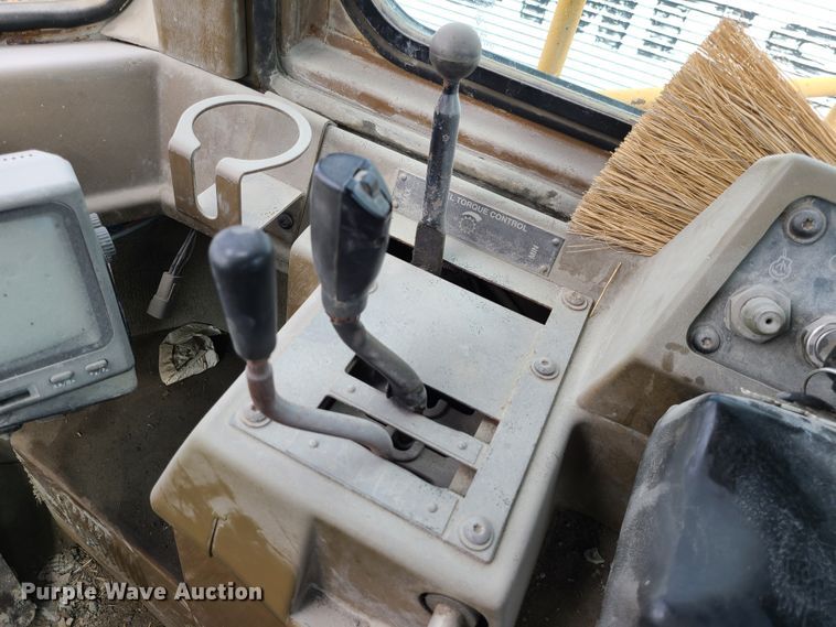 image for item L1256 1993 Caterpillar 988F  wheel loader