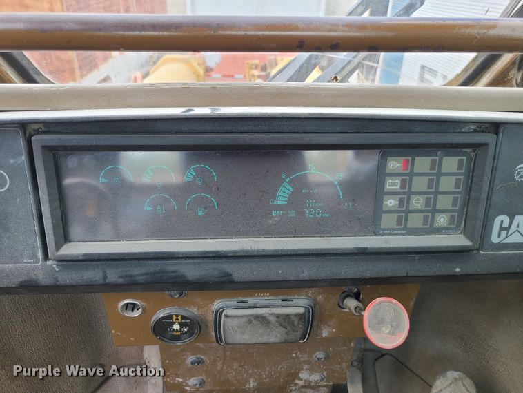 image for item L1256 1993 Caterpillar 988F  wheel loader