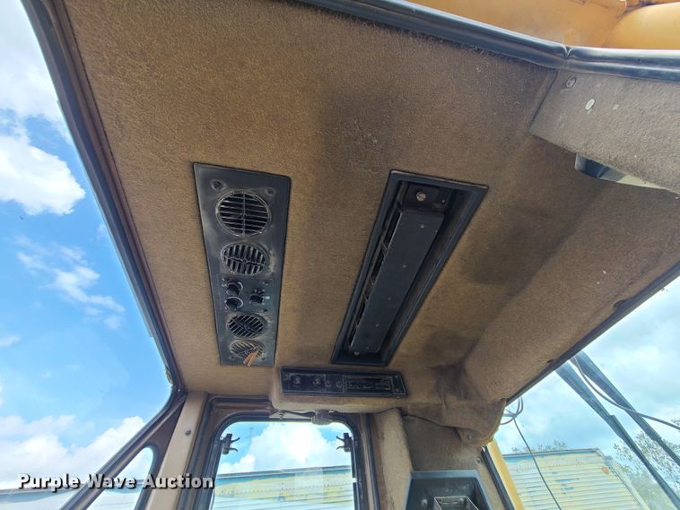 image for item L1256 1993 Caterpillar 988F  wheel loader