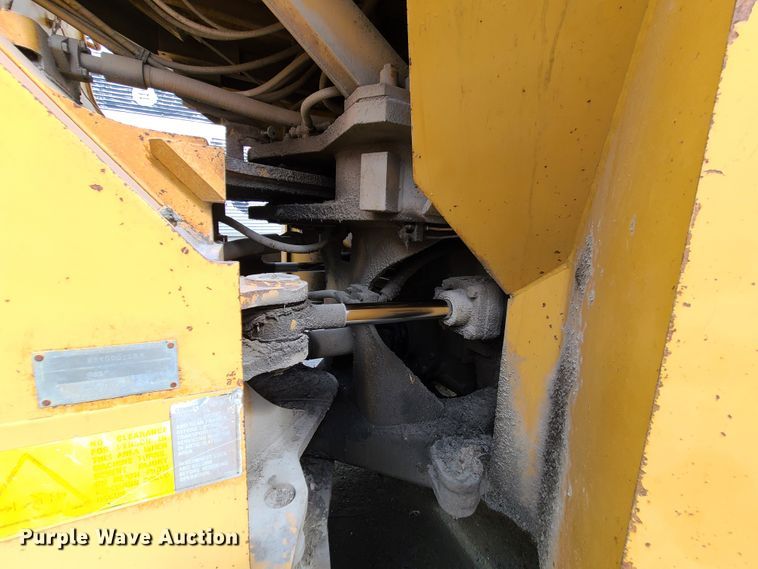 image for item L1256 1993 Caterpillar 988F  wheel loader