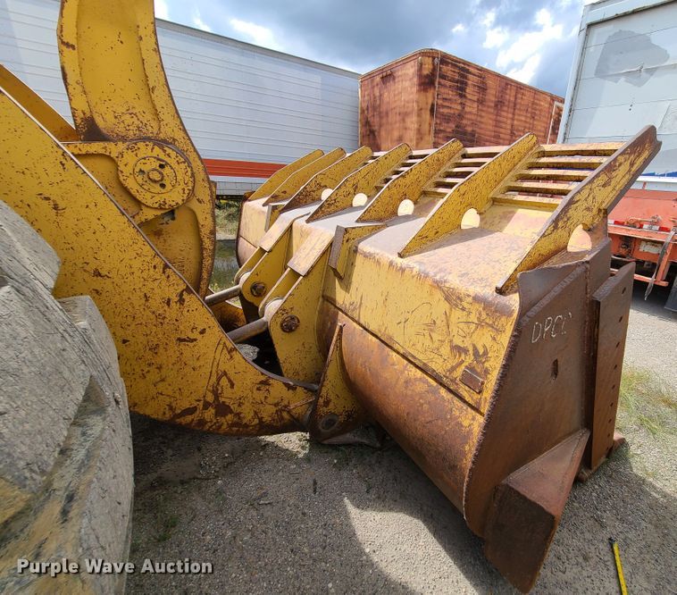 image for item L1256 1993 Caterpillar 988F  wheel loader