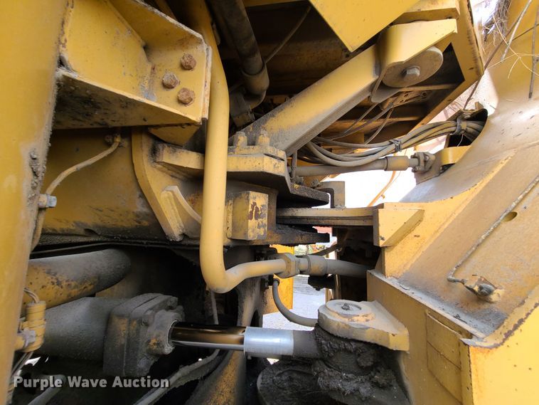 image for item L1256 1993 Caterpillar 988F  wheel loader