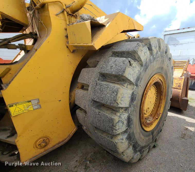 image for item L1256 1993 Caterpillar 988F  wheel loader
