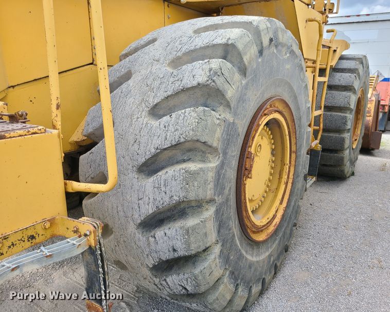 image for item L1256 1993 Caterpillar 988F  wheel loader