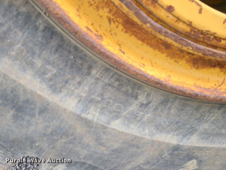 image for item L1256 1993 Caterpillar 988F  wheel loader